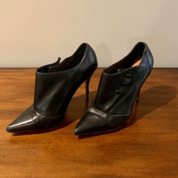 Elizabeth and James Pointed Toe Black Stiletto Heel Bootie - Picture 5 of 11